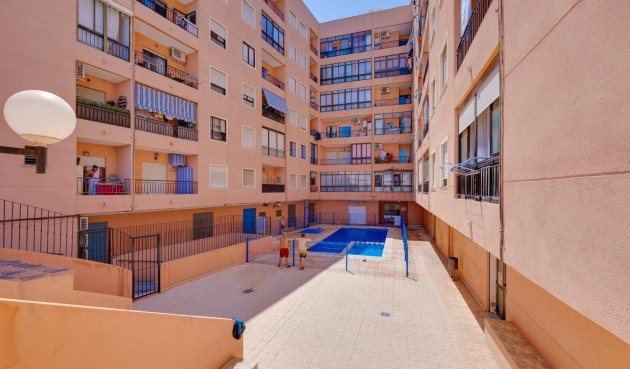 Reventa - Apartment -
Torrevieja - Centro