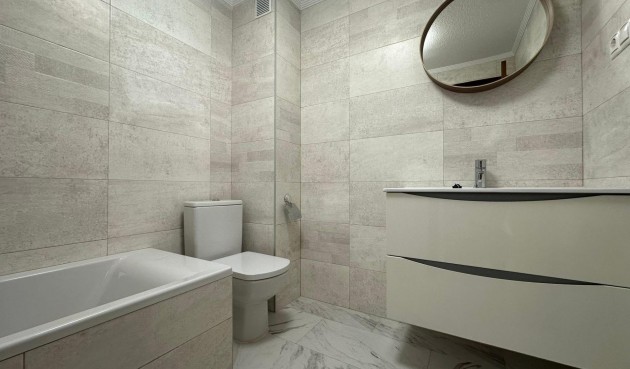 Återförsäljning - Town House -
Torrevieja - Cabo Cervera