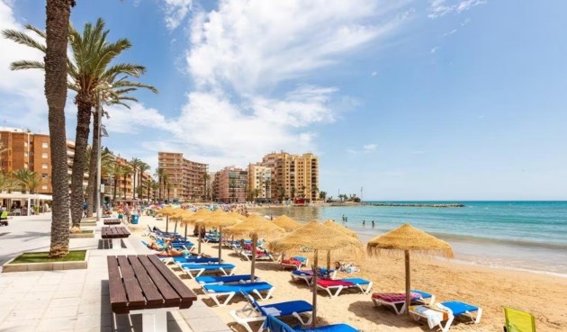 Återförsäljning - Town House -
Torrevieja - Cabo Cervera