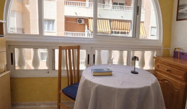 Resale - Apartment -
Torrevieja - Habaneras