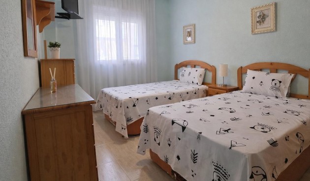 Resale - Apartment -
Torrevieja - Habaneras