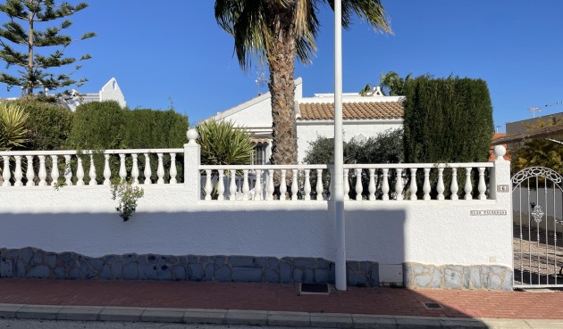 Reventa - Villa -
Camposol - Inland