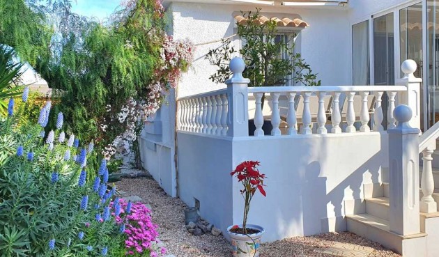 Reventa - Villa -
Camposol - Inland