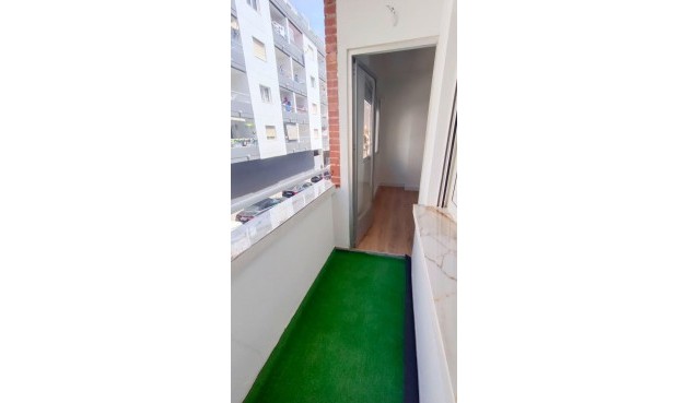 Resale - Apartment -
Torrevieja - Centro