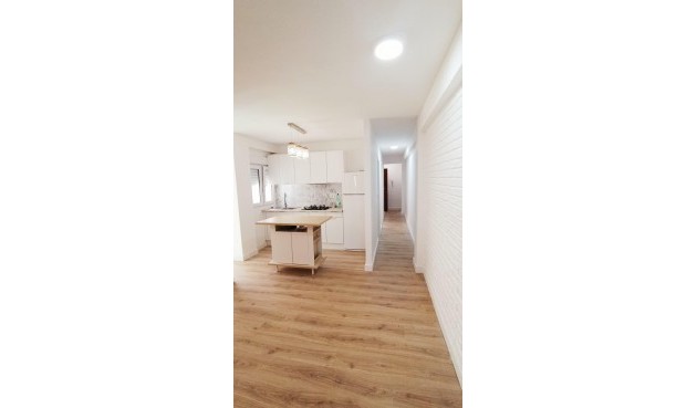 Resale - Apartment -
Torrevieja - Centro