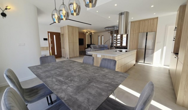 Resale - Villa -
Orihuela Costa - Cabo Roig