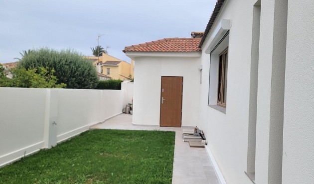Resale - Villa -
Orihuela Costa - Cabo Roig