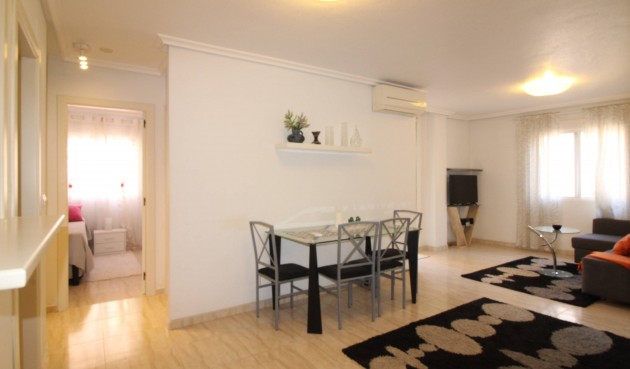 Resale - Apartment -
Torrevieja - Centro