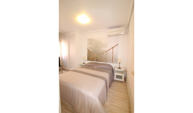 Resale - Apartment -
Torrevieja - Centro