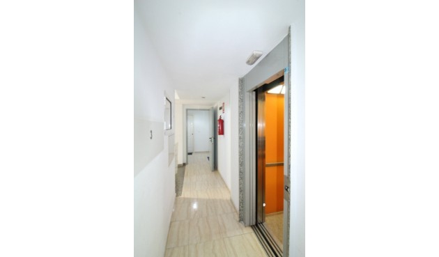 Resale - Apartment -
Torrevieja - Centro