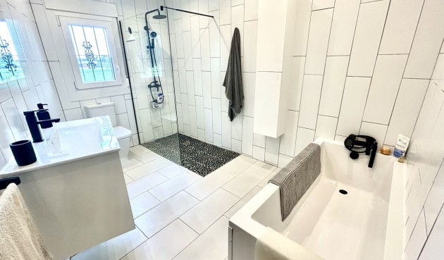 Återförsäljning - Villa -
Catral - Costa Blanca