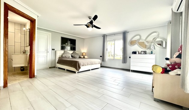 Återförsäljning - Villa -
Catral - Costa Blanca