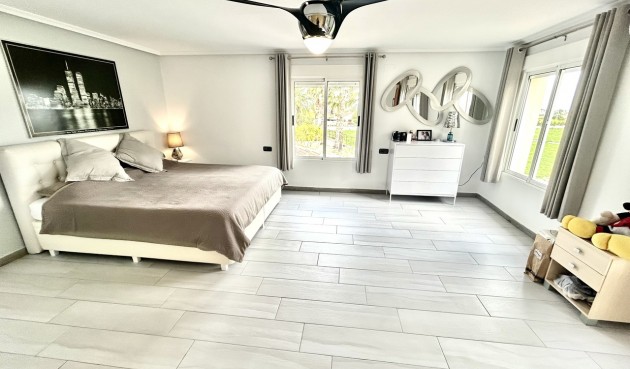 Återförsäljning - Villa -
Catral - Costa Blanca