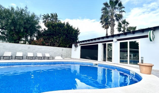 Återförsäljning - Villa -
Catral - Costa Blanca