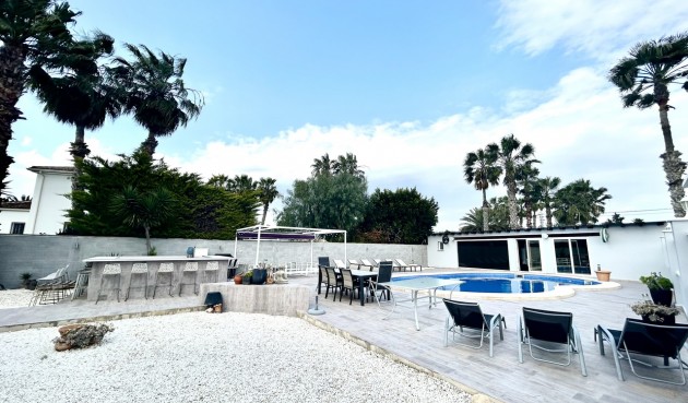 Återförsäljning - Villa -
Catral - Costa Blanca