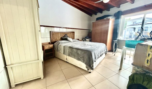 Återförsäljning - Villa -
Catral - Costa Blanca
