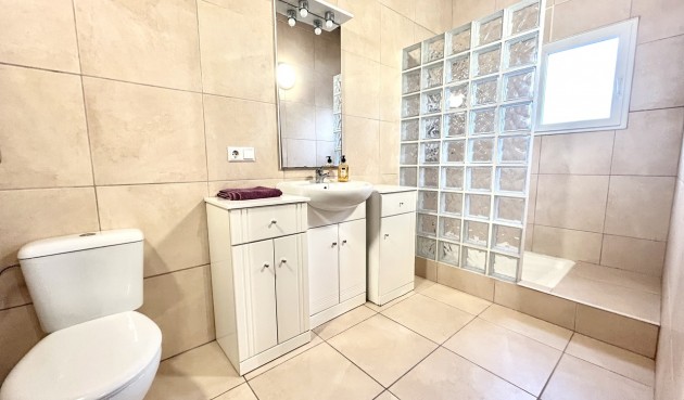 Återförsäljning - Villa -
Catral - Costa Blanca