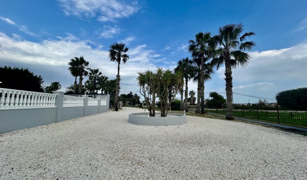 Återförsäljning - Villa -
Catral - Costa Blanca