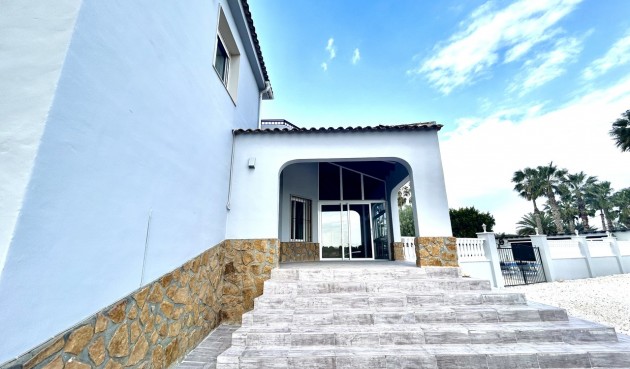 Återförsäljning - Villa -
Catral - Costa Blanca
