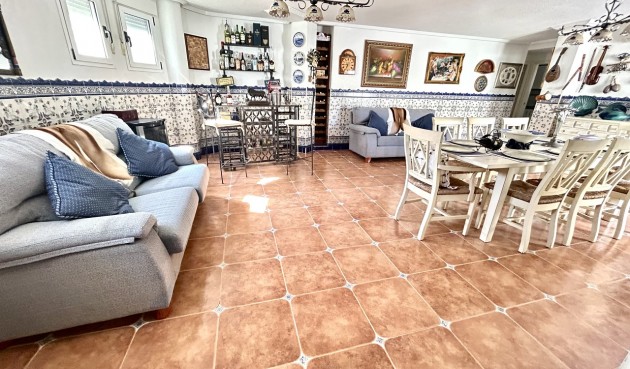 Resale - Villa -
Pinar de Campoverde - Inland