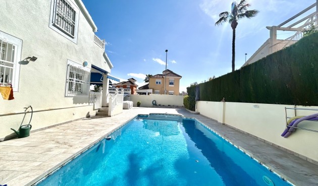 Resale - Villa -
Pinar de Campoverde - Inland