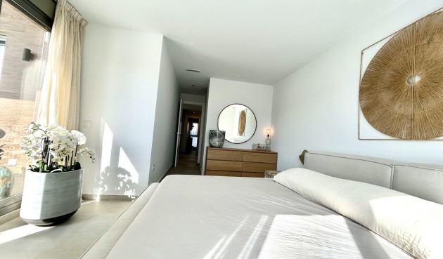 Resale - Villa -
Las Filipinas - Inland