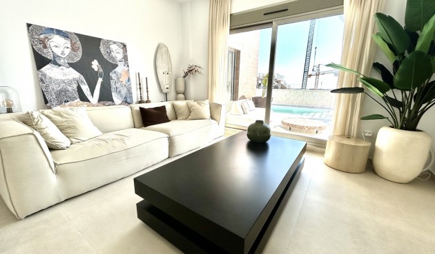 Resale - Villa -
Las Filipinas - Inland