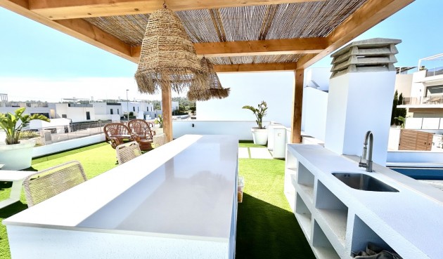 Resale - Villa -
Las Filipinas - Inland