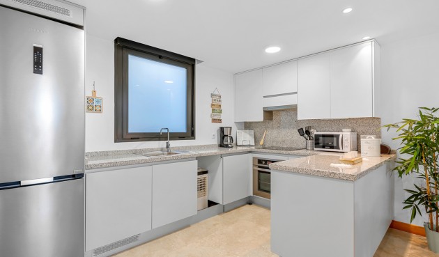 Resale - Apartment -
Campoamor - Costa Blanca