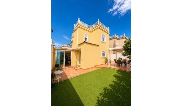 Brukt - Villa -
Torrevieja - Costa Blanca