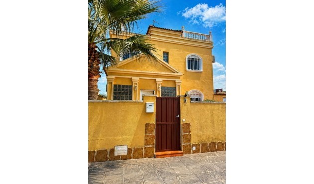 Brukt - Villa -
Torrevieja - Costa Blanca