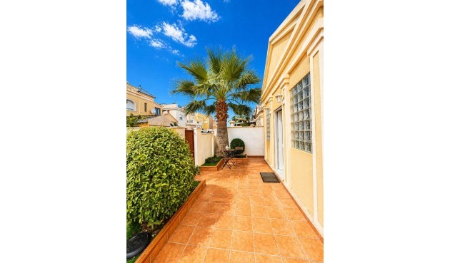 Brukt - Villa -
Torrevieja - Costa Blanca