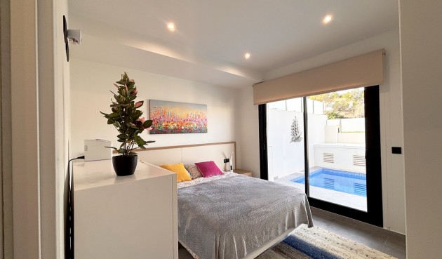 Brukt - Villa -
Villamartin - Costa Blanca