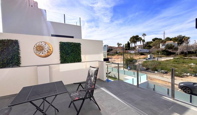 Brukt - Villa -
Villamartin - Costa Blanca