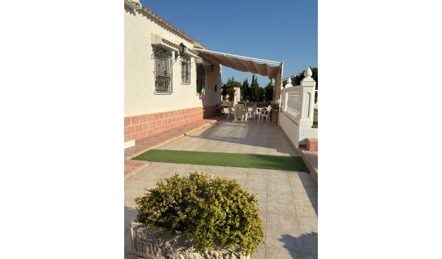 Reventa - Villa -
Albatera - Partida Lomas