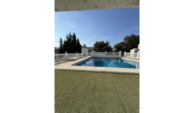 Reventa - Villa -
Albatera - Partida Lomas