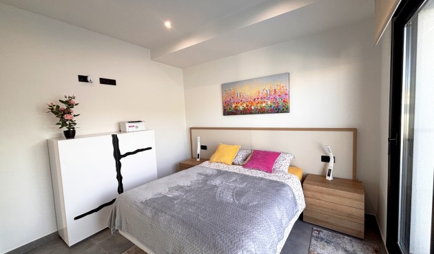 Brukt - Villa -
Villamartin - Costa Blanca