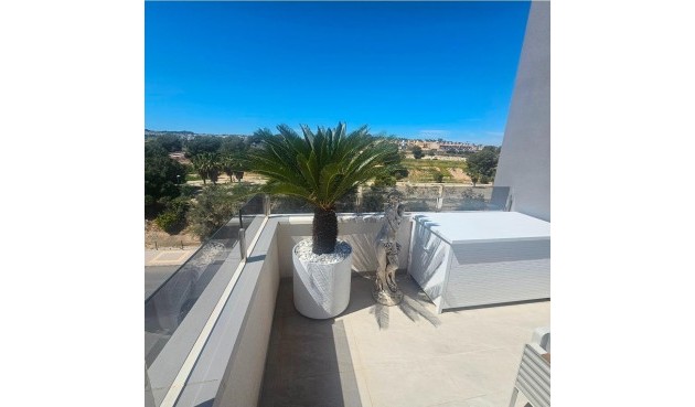 Brukt - Toppleilighet -
Orihuela Costa - Los Almendros-la Florida