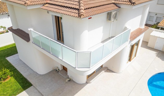 Brukt - Villa -
Orihuela Costa - Cabo Roig