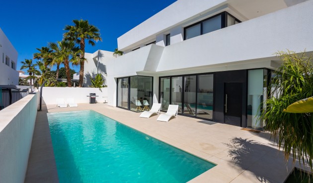 Brukt - Villa -
Ciudad Quesada - Costa Blanca