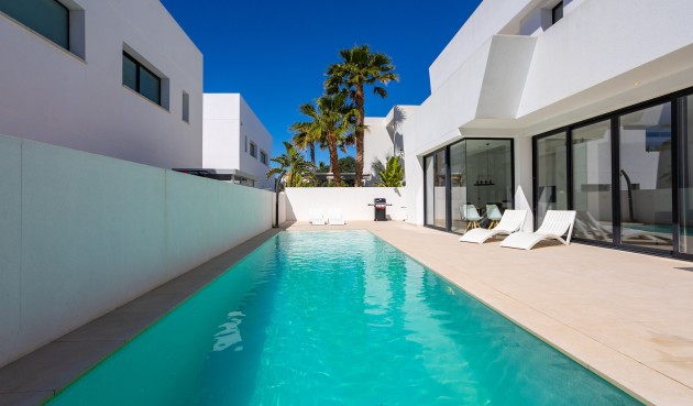 Brukt - Villa -
Ciudad Quesada - Costa Blanca