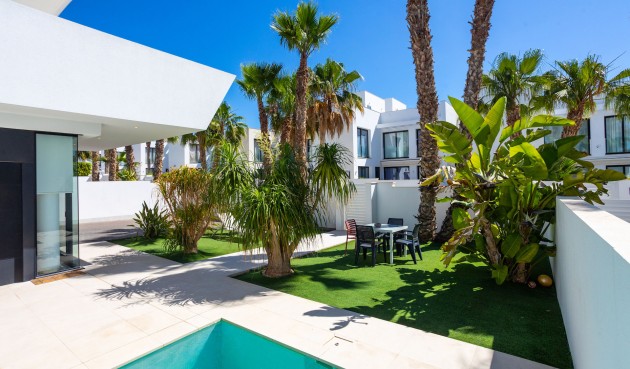 Brukt - Villa -
Ciudad Quesada - Costa Blanca