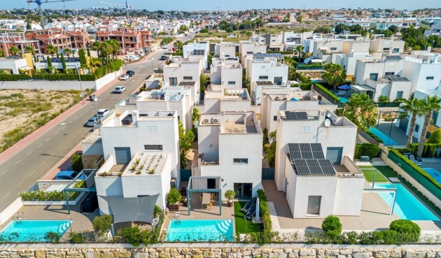 Brukt - Villa -
Ciudad Quesada - Costa Blanca