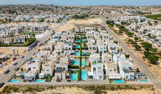 Brukt - Villa -
Ciudad Quesada - Costa Blanca