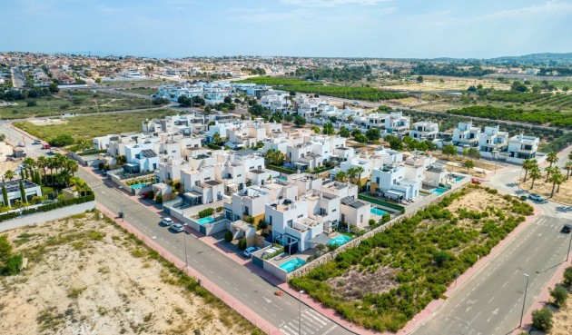 Brukt - Villa -
Ciudad Quesada - Costa Blanca