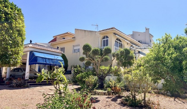 Brukt - Villa -
Ciudad Quesada - Costa Blanca