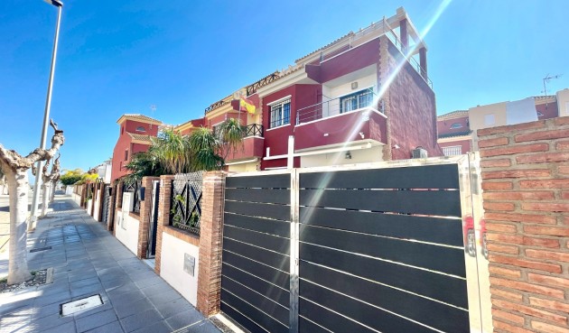 Brukt - Town House -
Torre de la Horadada - Costa Blanca