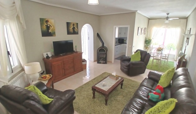 Brukt - Villa -
Villamartin - Costa Blanca
