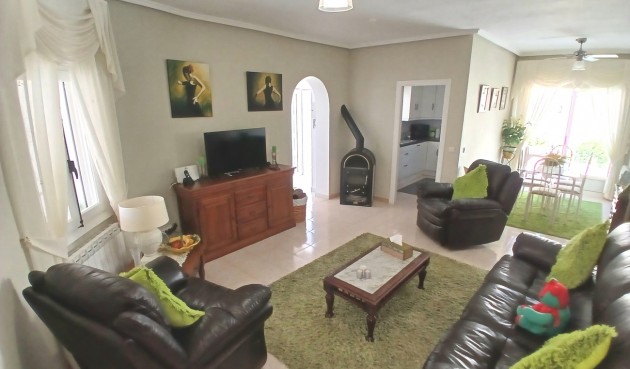 Brukt - Villa -
Villamartin - Costa Blanca