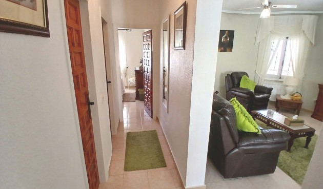 Brukt - Villa -
Villamartin - Costa Blanca